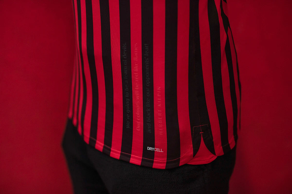 审美自会回 审美自会回